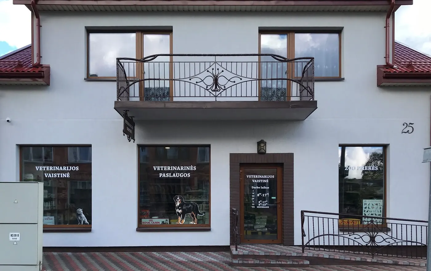 Jurkaitytės vet. gydykla — darbų akimirka